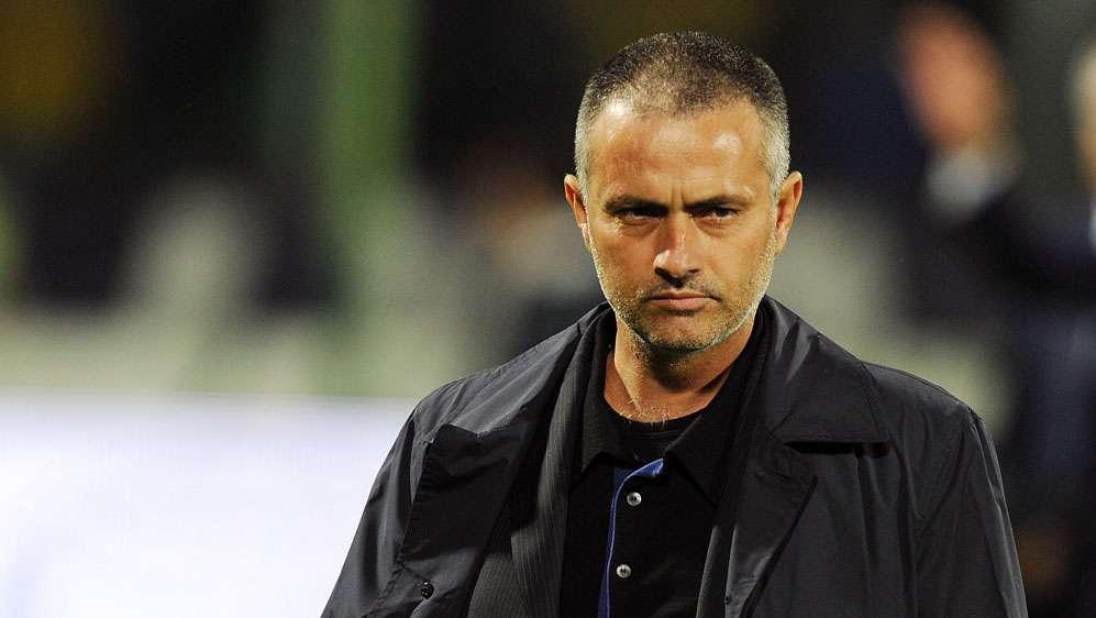 INTER, Striscioni contro Mourinho