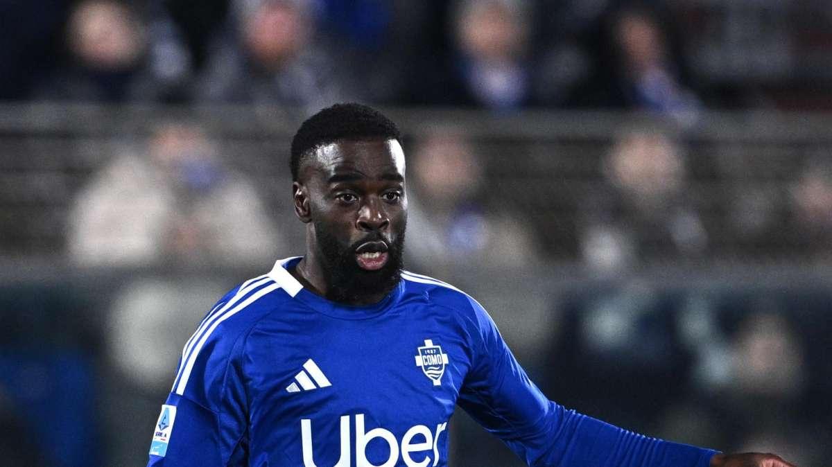 Ikoné, un addio o un arrivederci? Mai titolare a Como e l'anno di contratto in viola