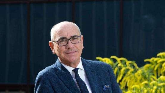 ECCO TUTTO QUELLO CHE HANNO DECISO CORVINO E SOUSA PER RILANCIARE LA FIORENTINA. AVANTI CON UNA SOLA PUNTA. ALTERNANZA KALINIC-BABACAR. FIDUCIA NELLA SQUADRA DELL’ANNO SCORSO, NIENTE RIVOLUZIONI. RECUPERARE ILICIC E BORJA. NO AL MILAN PER BADELJ