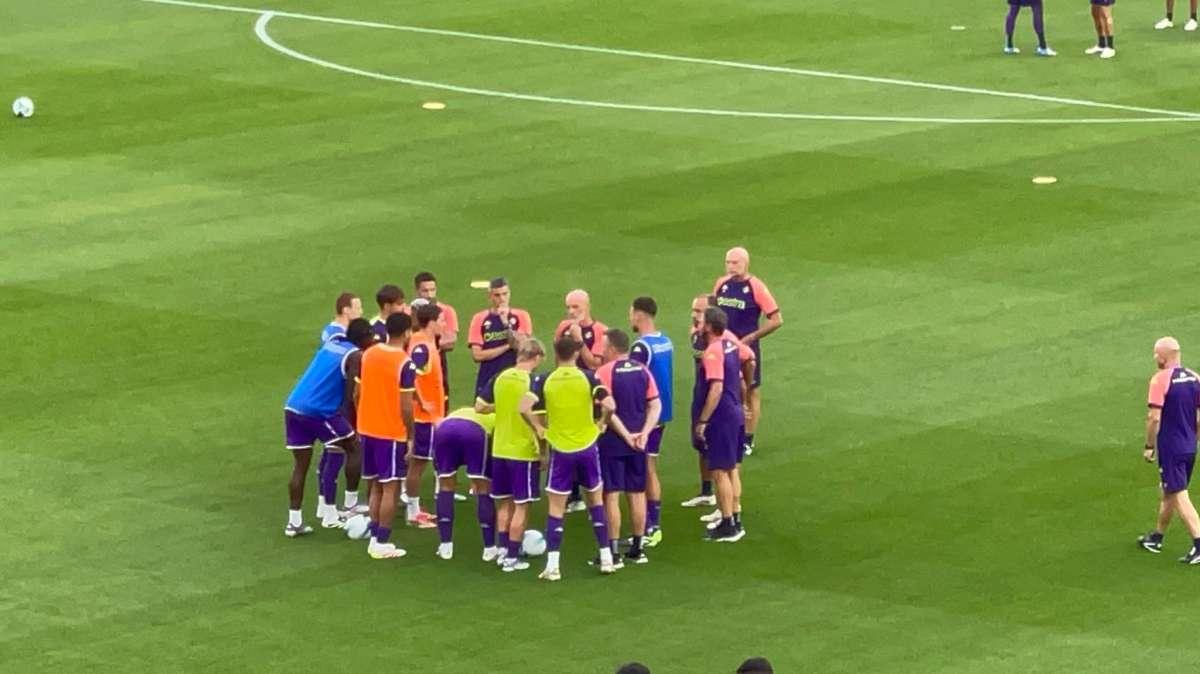 In attesa di Fiorentina-Japan University FA viola a rapporto da Pioli: le immagini