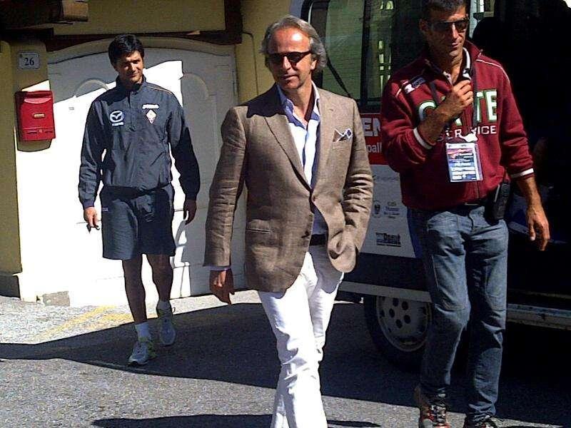 MOENA, Bagno di folla per ADV fuori dall'hotel