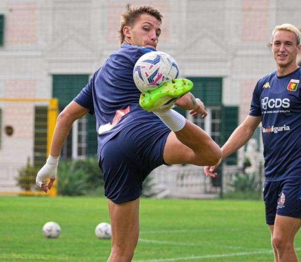 Genoa, al Centro Sportivo Signorini il rientro di Retegui e De Winter 