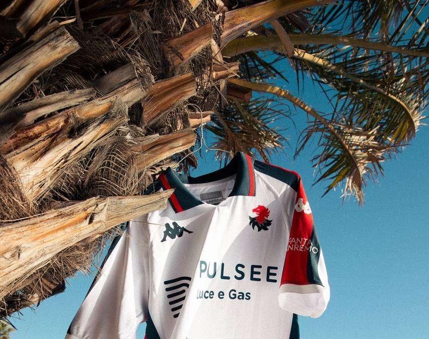 Genoa, a Torino contro i granata in campo con una maglia speciale 