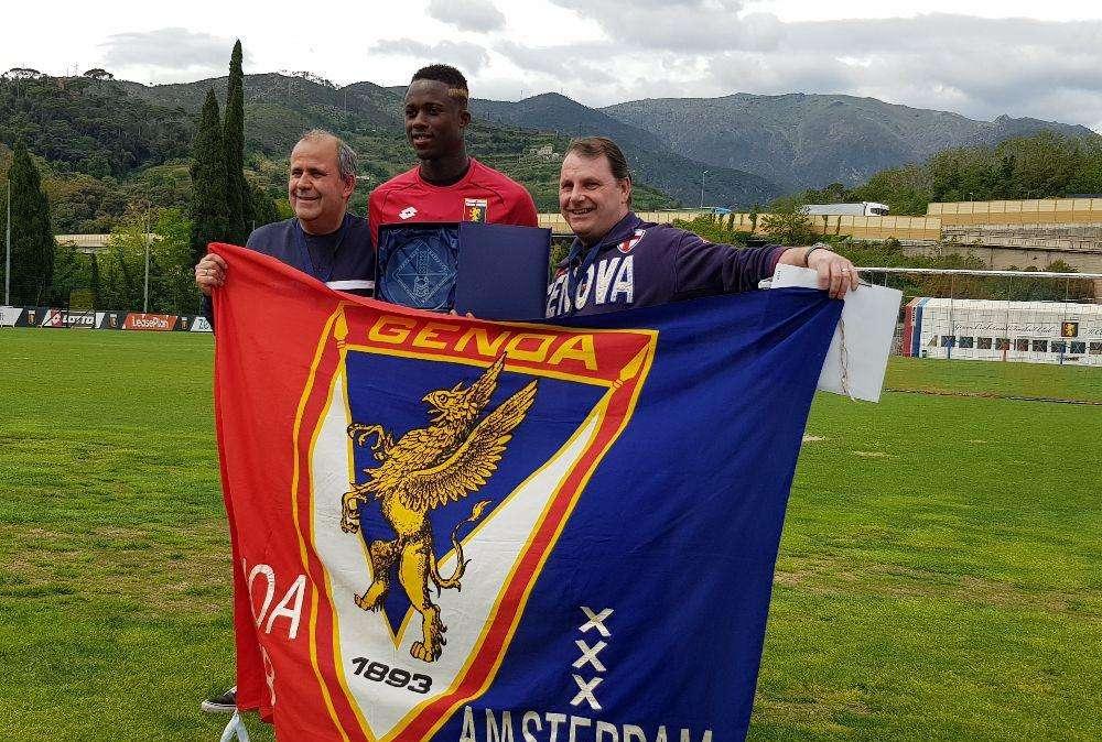 Il Genoa Club Amsterdam premia Kouame