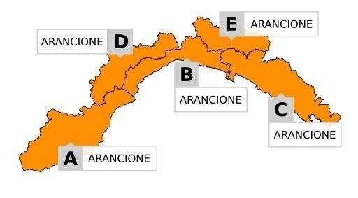 Allerta meteo per piogge da giallo passa ad arancione da questa sera