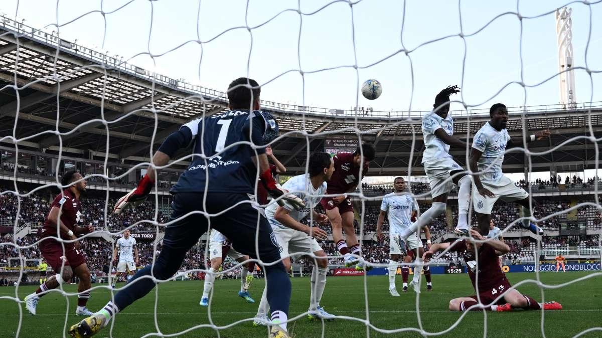 Serie A, quindicesima di ritorno, Napoli o.k., in coda Cremonese k.o.