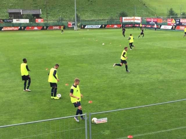 Genoa, sorrisi e divertimento, ma anche sudore e fatica a Neustift