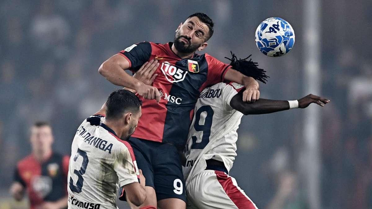 Genoa, auguri all'attaccante rossoblu Massimo Coda