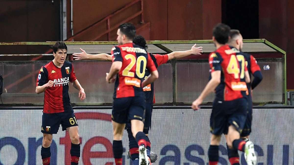 Genoa pagelle, Badelj e Shomurodov i migliori, esterni negativi