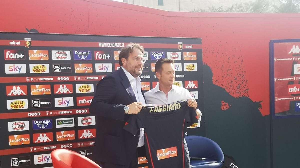 Genoa, proseguono i lavori dietro la scrivania, l'attacco è la priorità