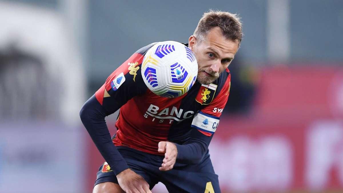 Apoteosi rossoblu al Ferraris con il saluto di Mimmo Criscito                   