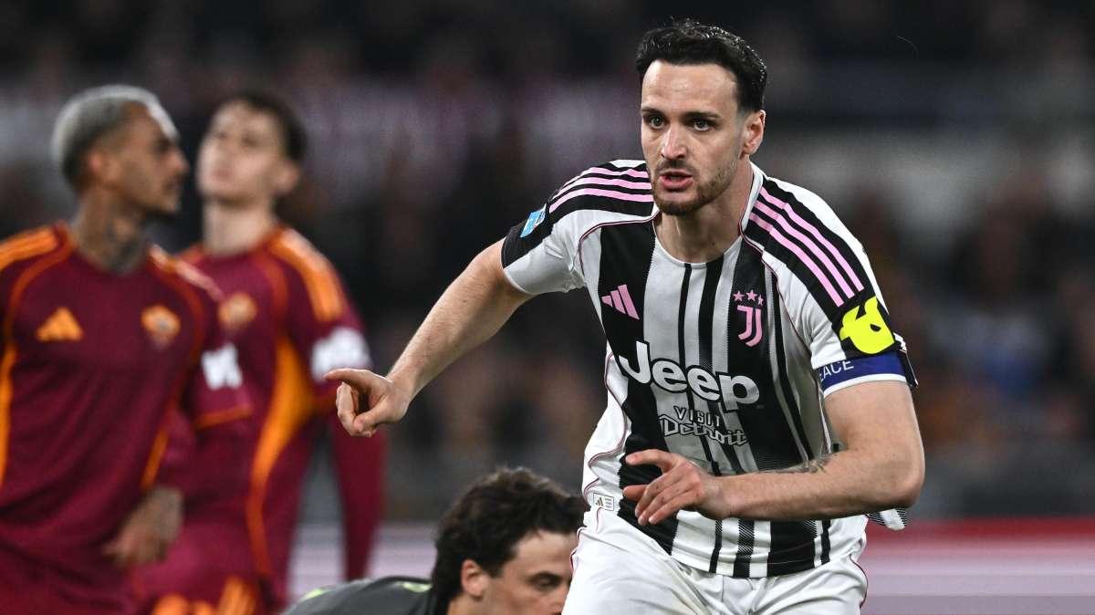 Serie A, ottava di ritorno, spettacolo Roma-Juve, Como in alto