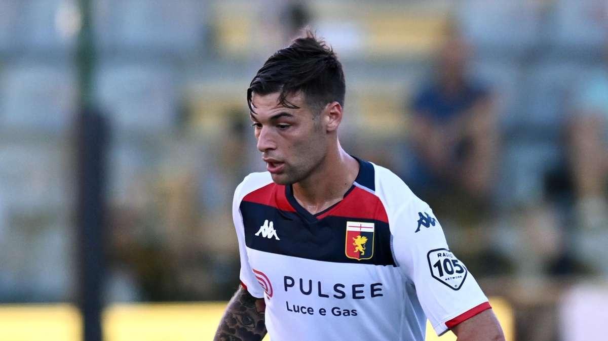 Genoa, auguri al difensore rossoblu Alessandro Vogliacco