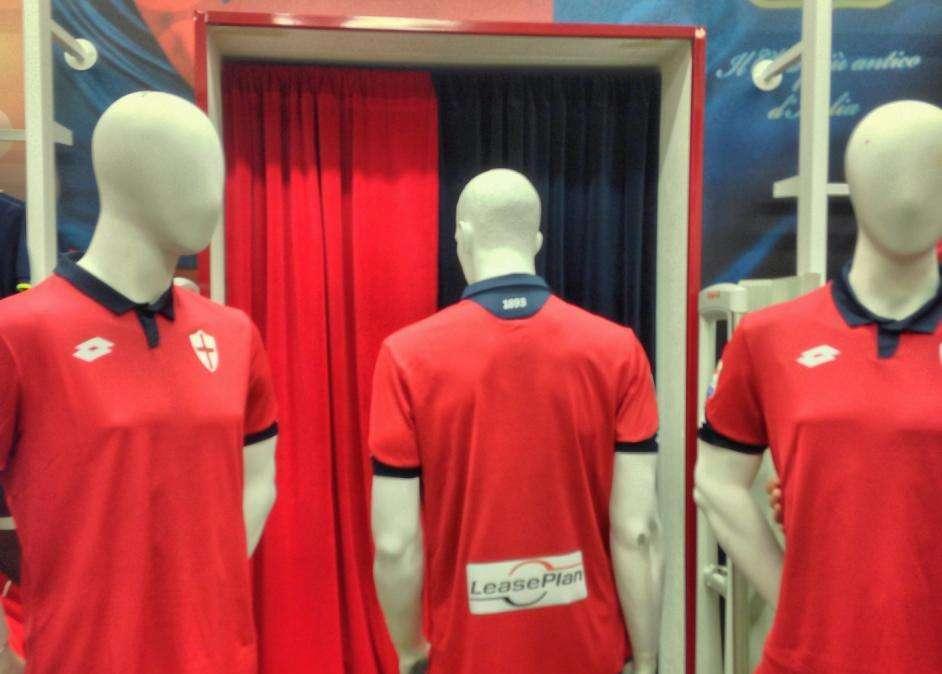 Genoa, super sconti sul materiale Lotto allo store in Porto Antico