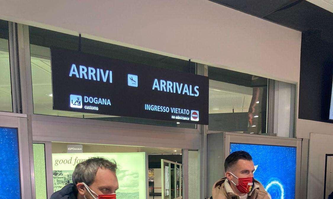 Genoa, arrivato Kevin Strootman all'aeroporto Cristoforo Colombo