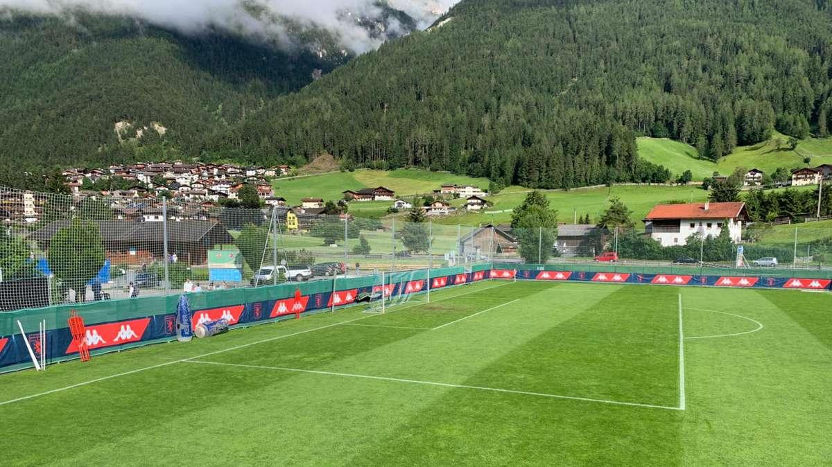 Genoa, preparazione che prosegue sul terreno dello Sportplatz