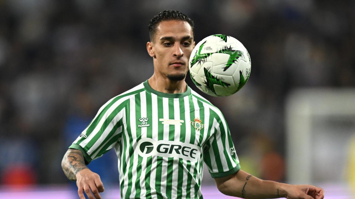 Betis, Antony: "Ho finito la scorsa stagione prendendo pillole per il dolore. Ora sto bene"