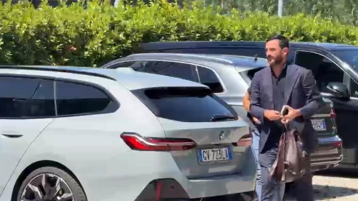 Sassuolo, le immagini dell'arrivo di Alberto Aquilani | VIDEO