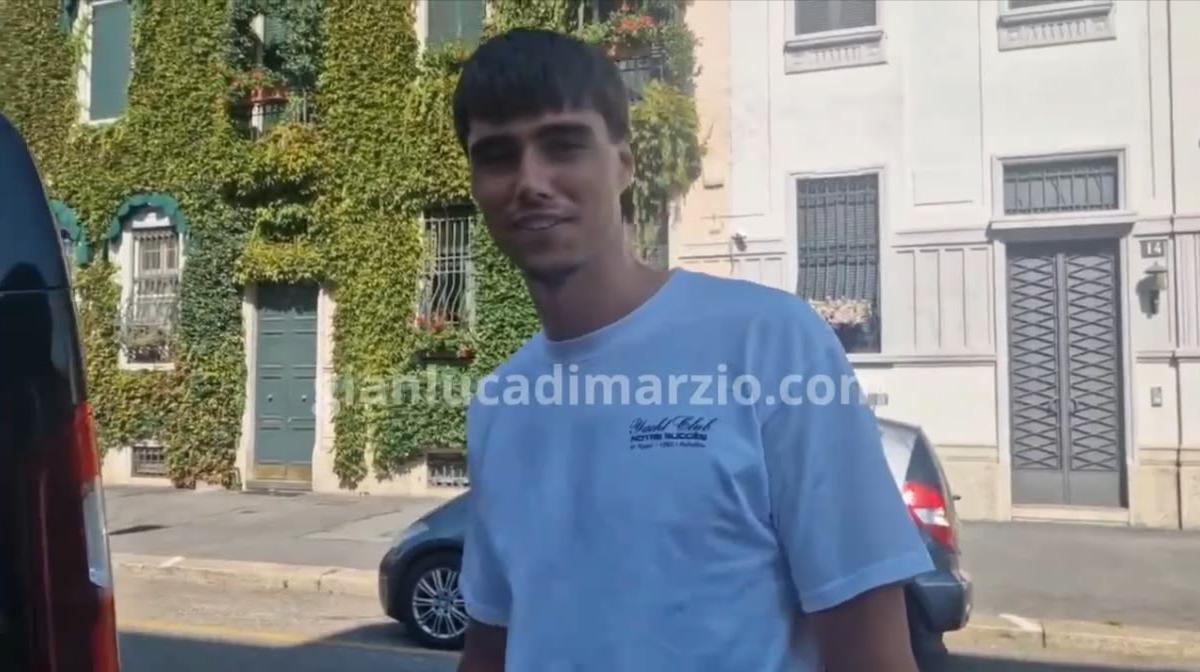 Cagliari, Kofler ha firmato: "Sono contentissimo" | FOTO E VIDEO
