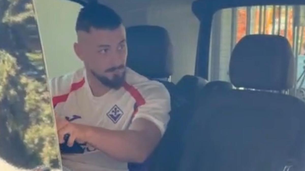 Fiorentina, l'arrivo di Radu Dragusin per le visite mediche | FOTO E VIDEO