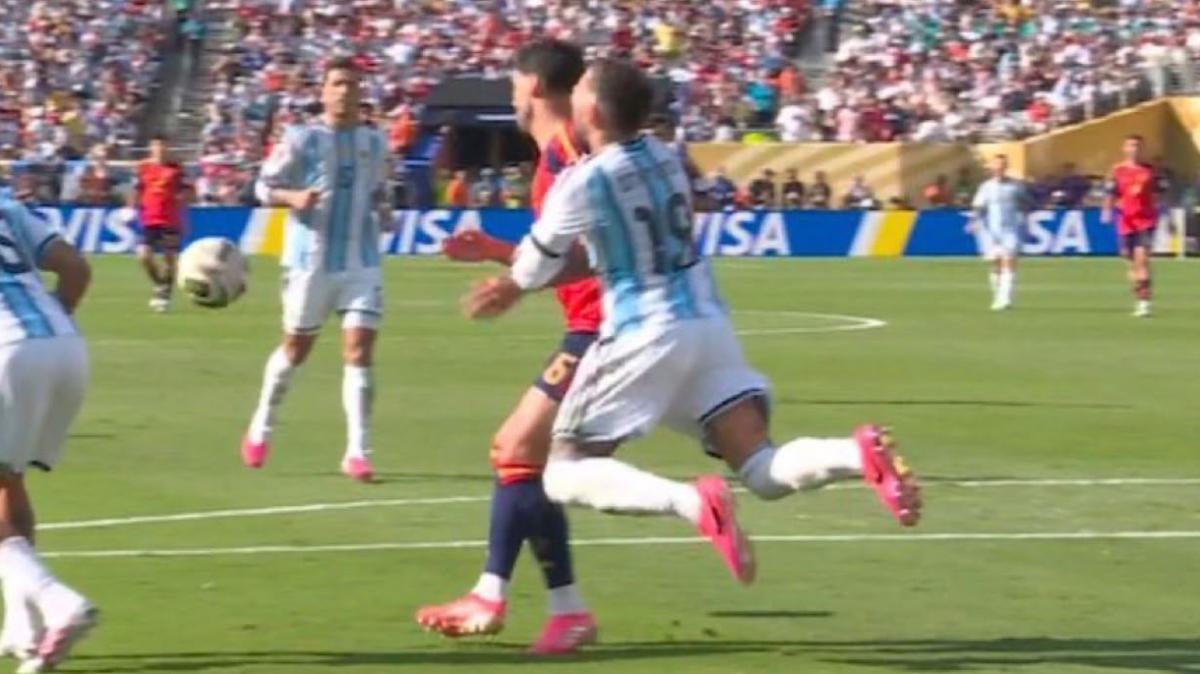 Spagna in vantaggio ma Vincic annulla il gol: il motivo