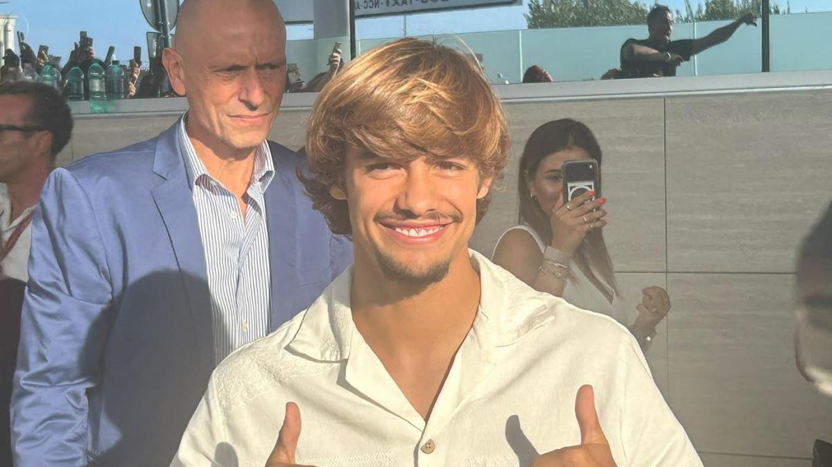 Roma, Rodrigo Mora è arrivato a Ciampino | VIDEO