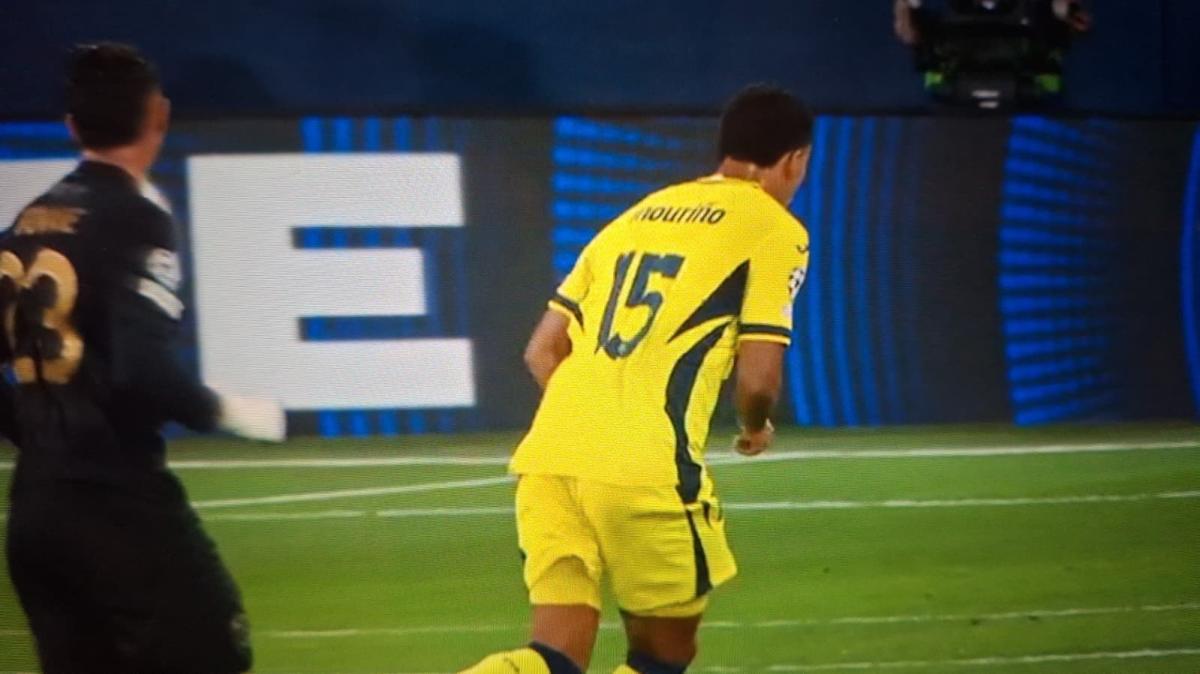 Il Villarreal ribalta il Napoli in 3': Mourino firma il 2-1 per gli spagnoli