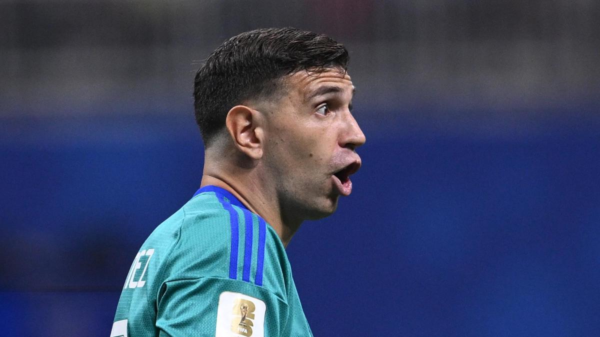 Juventus, contatti con l'Aston Villa per il Dibu Martinez: le ultime