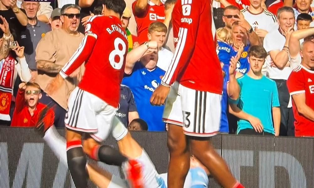 Derby di Manchester, City in 10 per l'espulsione di Foden: fallo di reazione su Bruno Fernandes