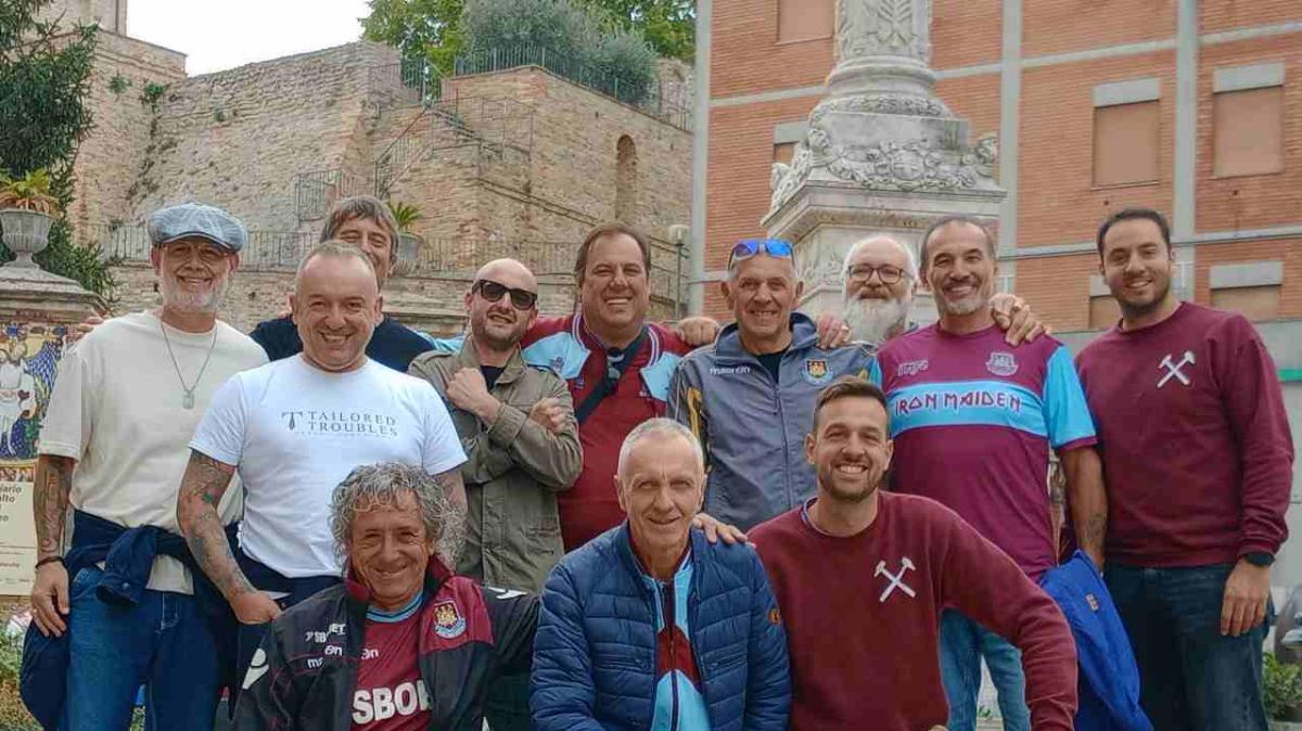 West Ham, il calcio che unisce: la storia d'amore di Station 936