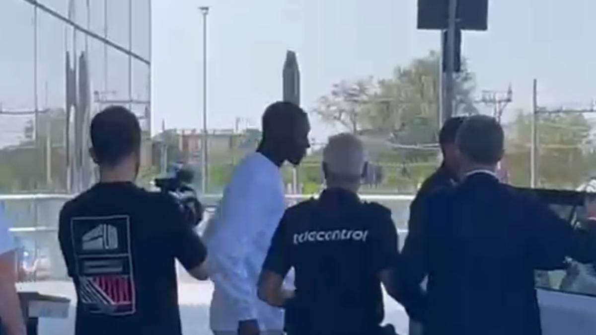 Juventus, Kolo Muani è al J Medical per le visite | FOTO E VIDEO