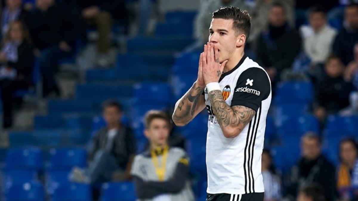 Santi Mina condannato a 4 anni per abuso sessuale