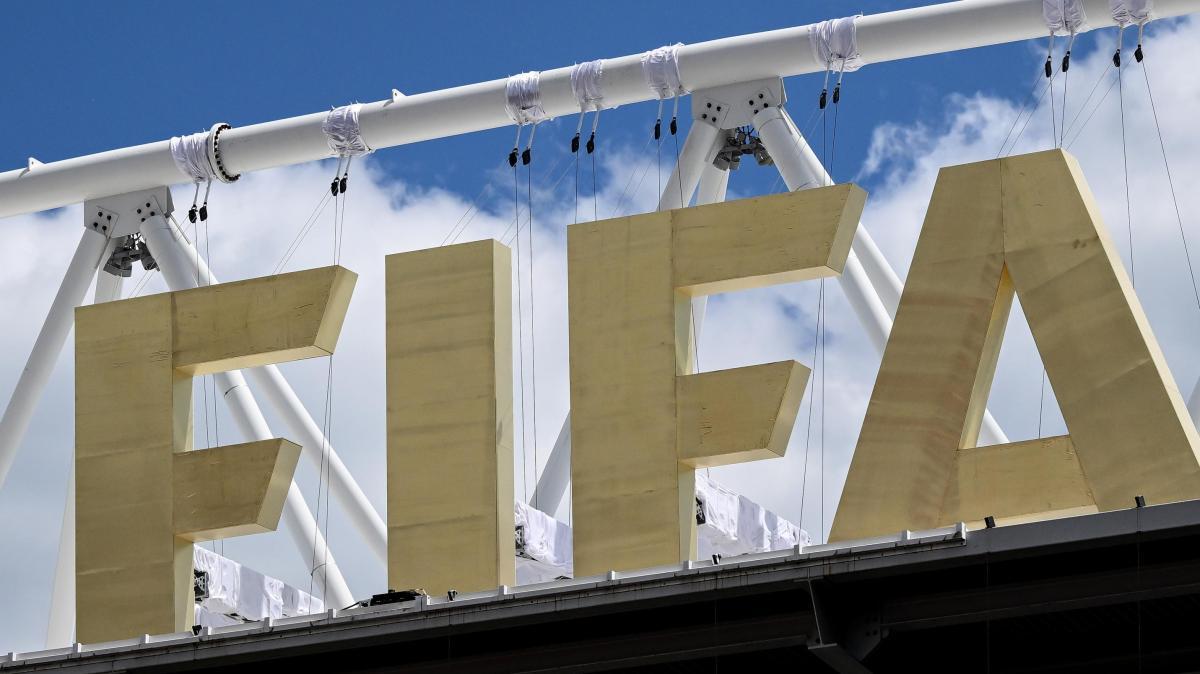 La Fifa apre a investitori privati per 20 miliardi: arriva una dura reazione della Uefa
