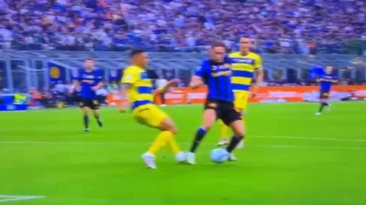 Inter-Parma, Calhanoglu trasforma il rigore assegnato dopo l'OFR: cos'è successo