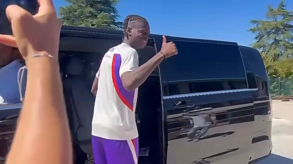Fiorentina, Njie in città per le visite mediche | FOTO E VIDEO