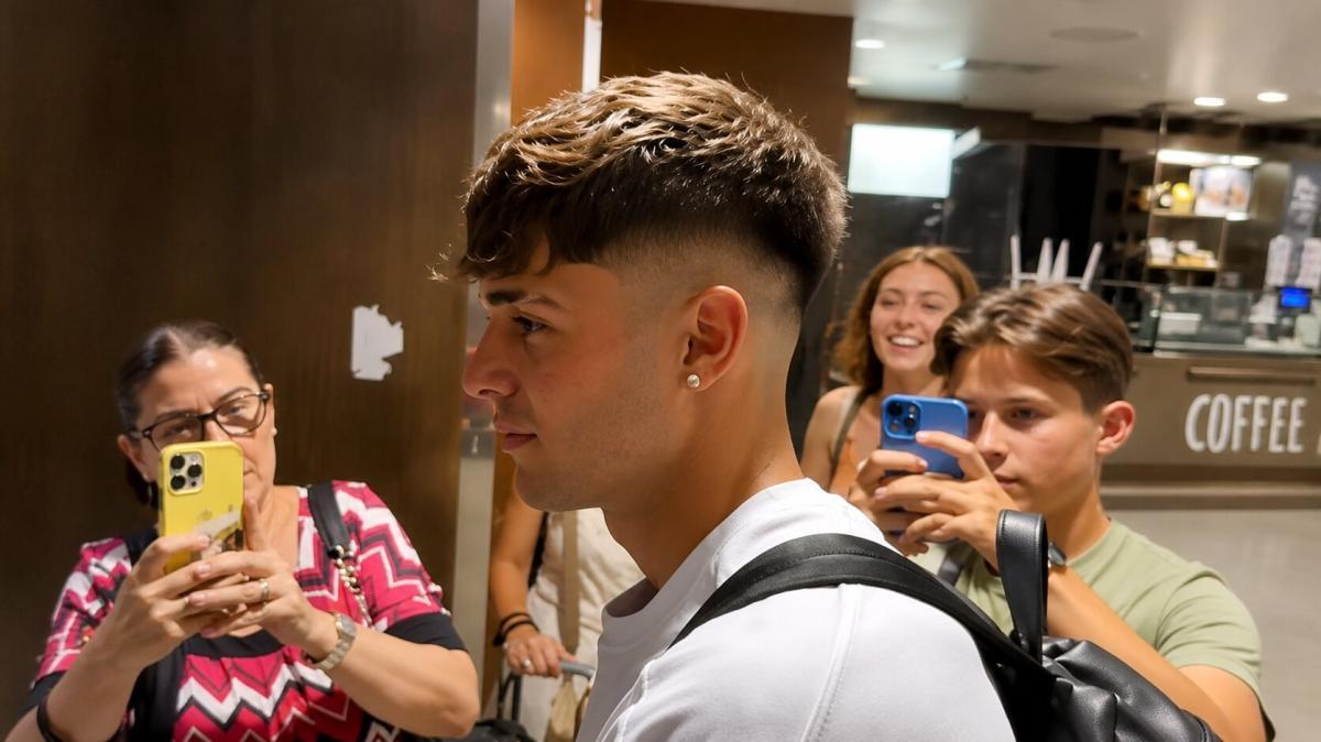 Fiorentina, le immagini dell’arrivo di Valdepeñas | FOTO E VIDEO