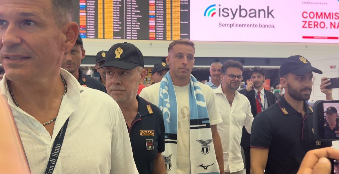 Lazio, Frattesi è arrivato in città: ora le visite mediche con i biancocelesti | FOTO & VIDEO