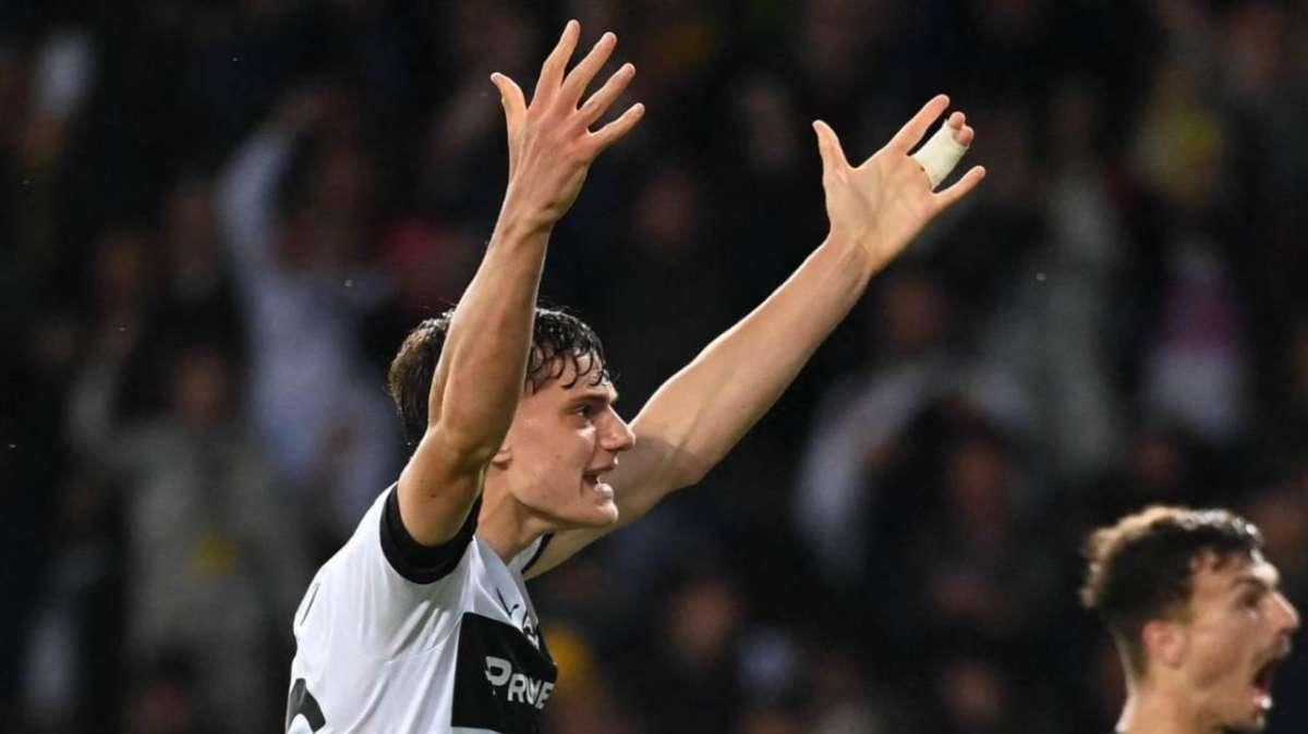 Fatta per Leoni al Liverpool: il calciatore partirà in mattinata