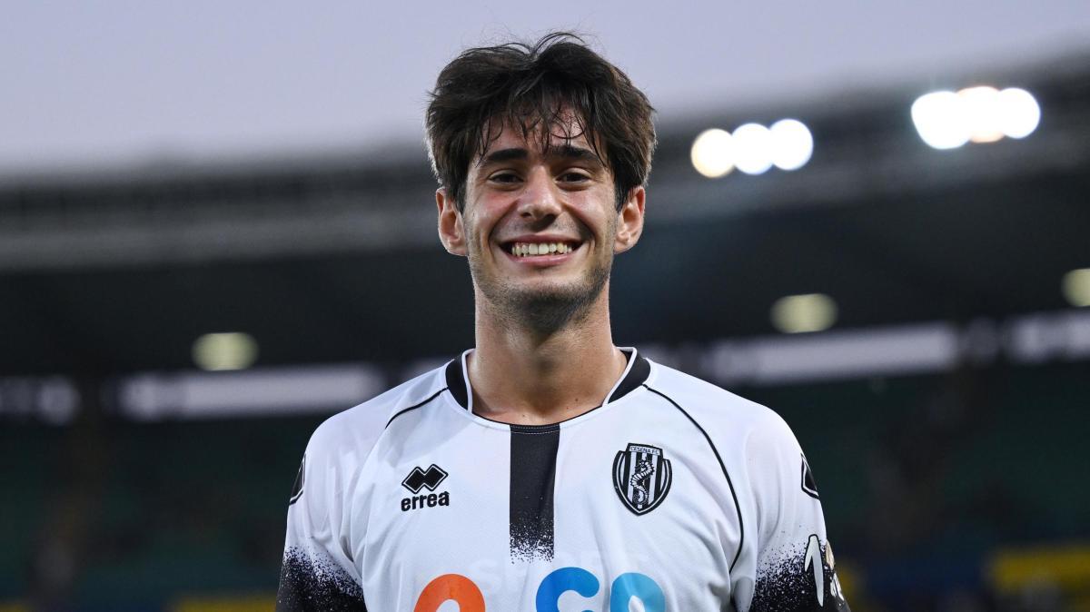 50 gol con il Cesena, il bacio ai tifosi e la vittoria con l'Entella: il pomeriggio speciale di Shpendi
