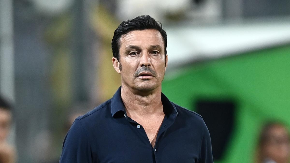 Massimo Oddo lascia la panchina del Milan Futuro