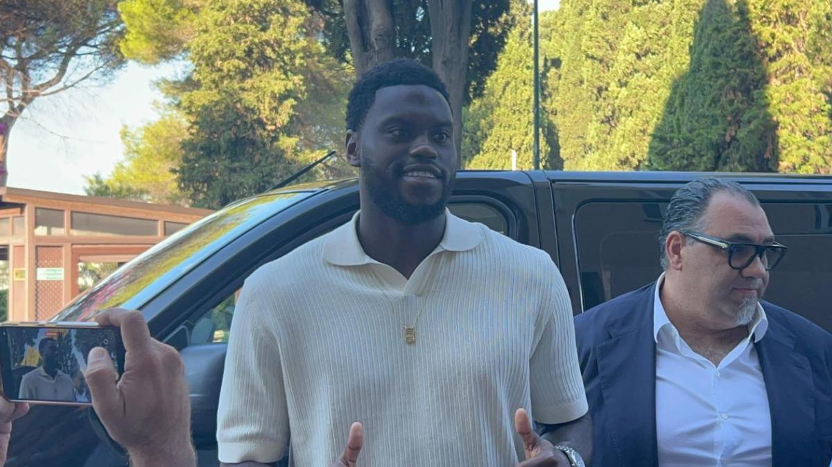 Badiashile è in viaggio verso Napoli: ha terminato la seconda parte di visite mediche