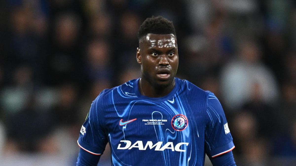 Napoli, c'è ancora distanza per Badiashile