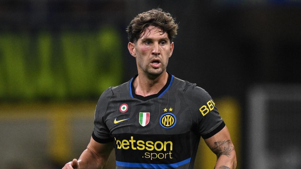 Inter, l'esito degli esami di Stones: risentimento muscolare ai flessori della coscia sinistra