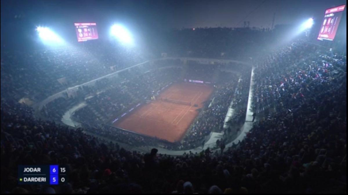 La Coppa Italia “ferma” il tennis: Jodar-Darderi interrotta 20 minuti per i fuochi d’artificio 