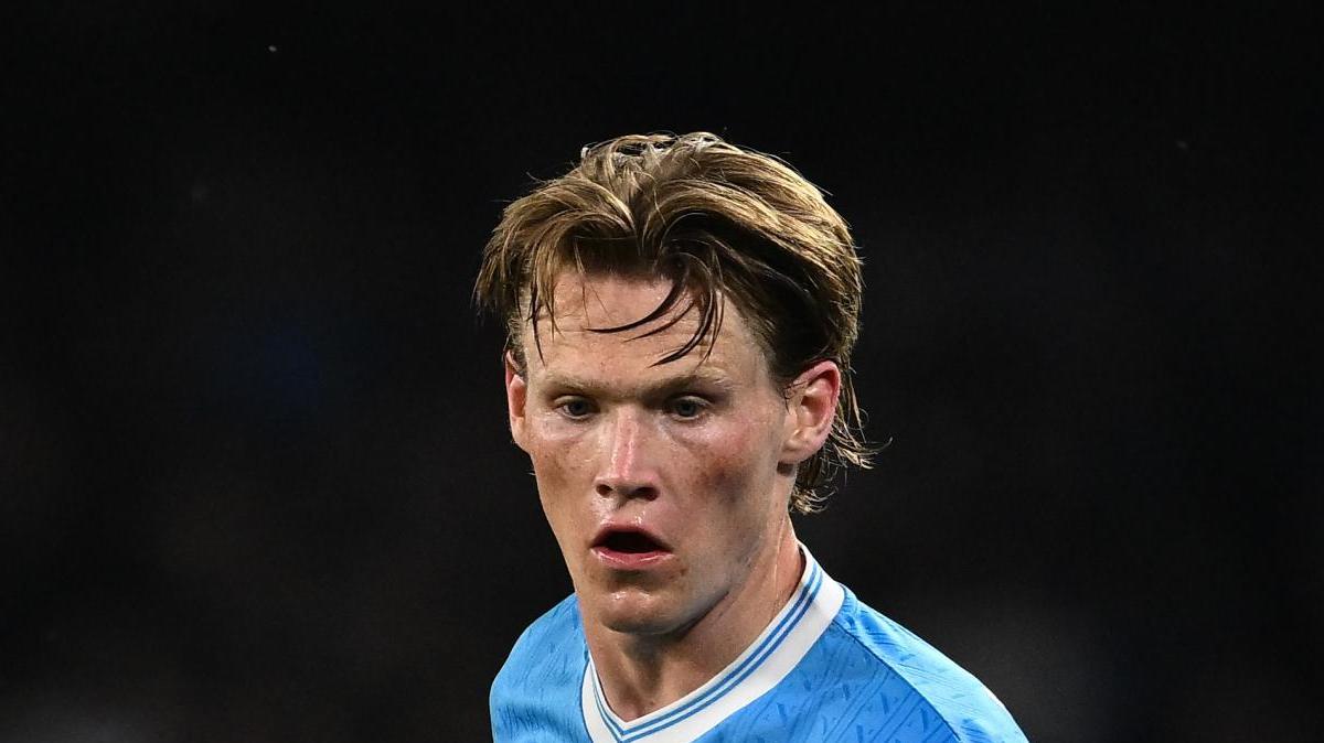 Napoli, spostata a mercoledì la visita per l'idoneità sportiva di McTominay