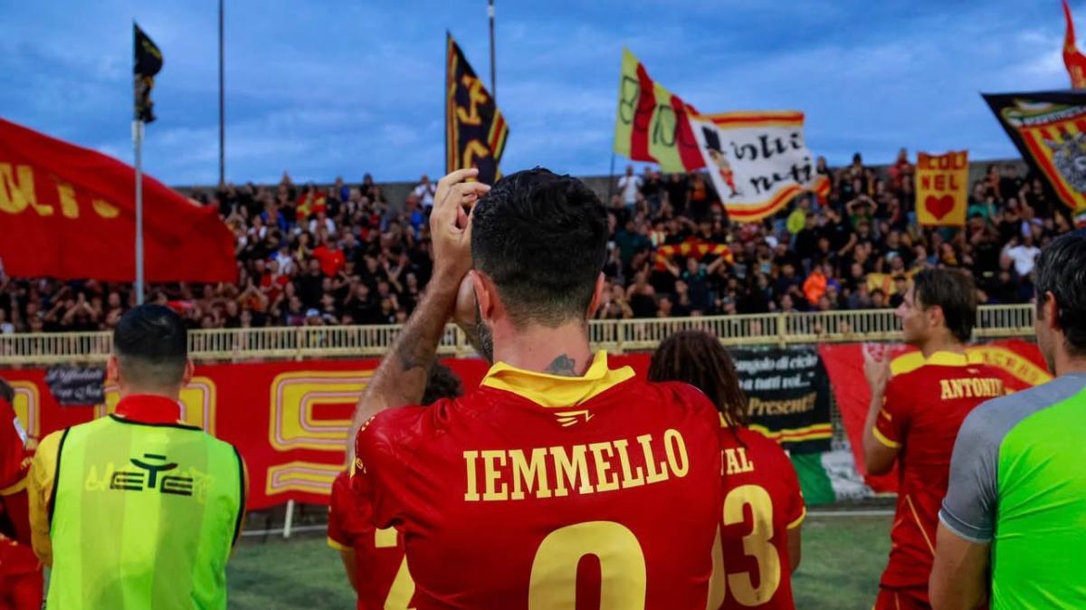Il Catanzaro torna a vincere: contro la Carrarese la decide Iemmello