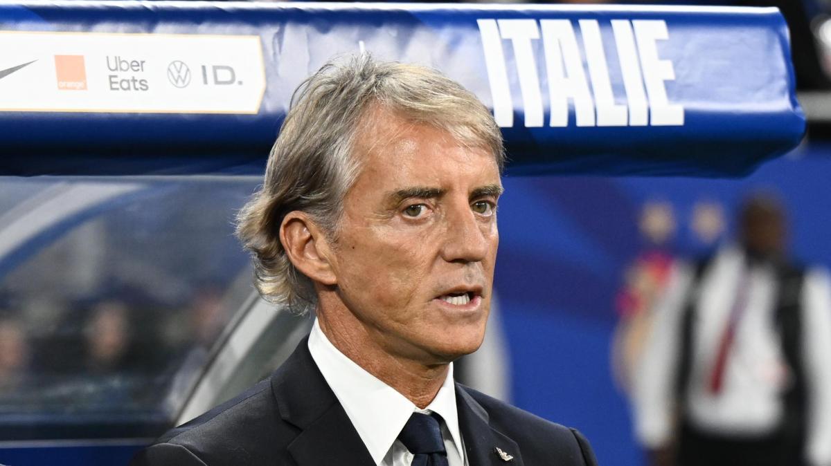 Mancini: "Vialli? Non penso manchi solo a me. Malagò commissario positivo"