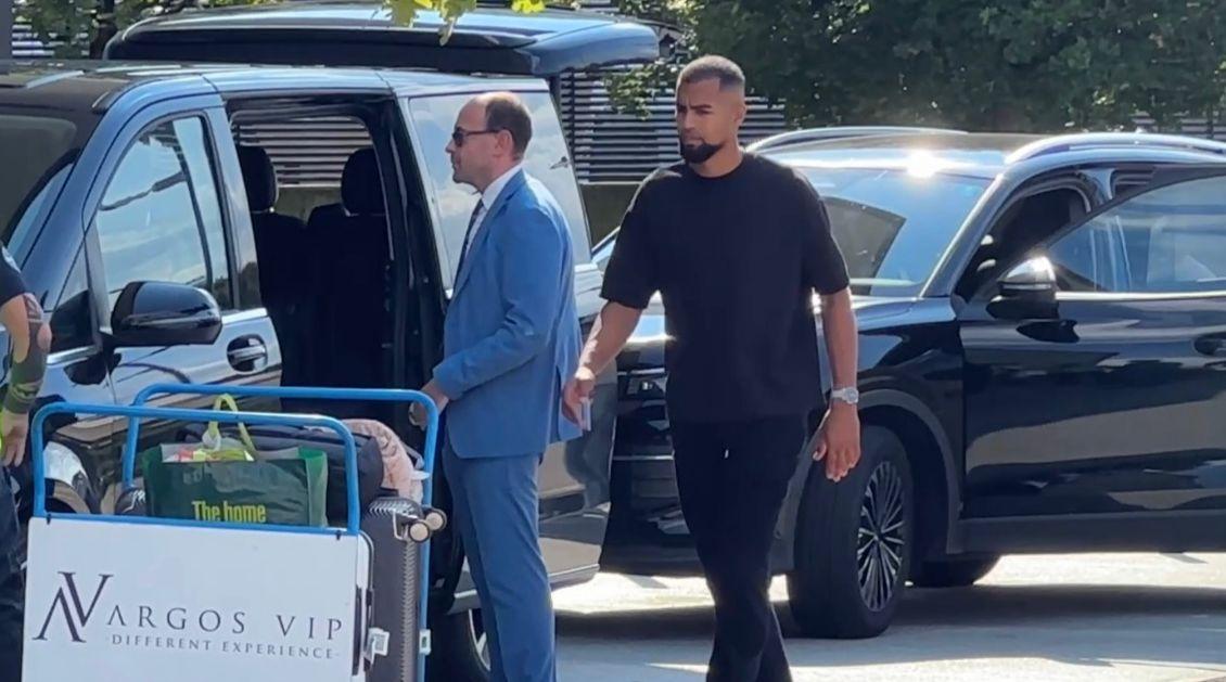 Como, Sanchez è atterrato a Malpensa Prime: ora le visite |FOTO e VIDEO