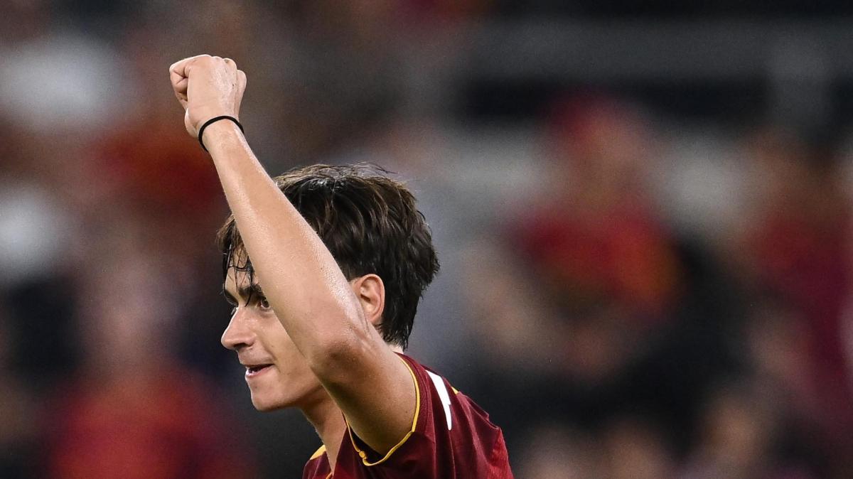 Roma, Pisilli segna il primo gol in Champions con la fascia da capitano al braccio