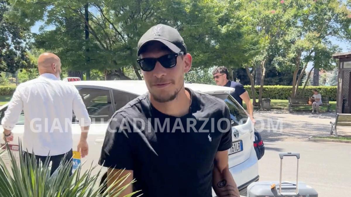 Cagliari, Belotti è a Villa Stuart per le visite mediche | FOTO E VIDEO